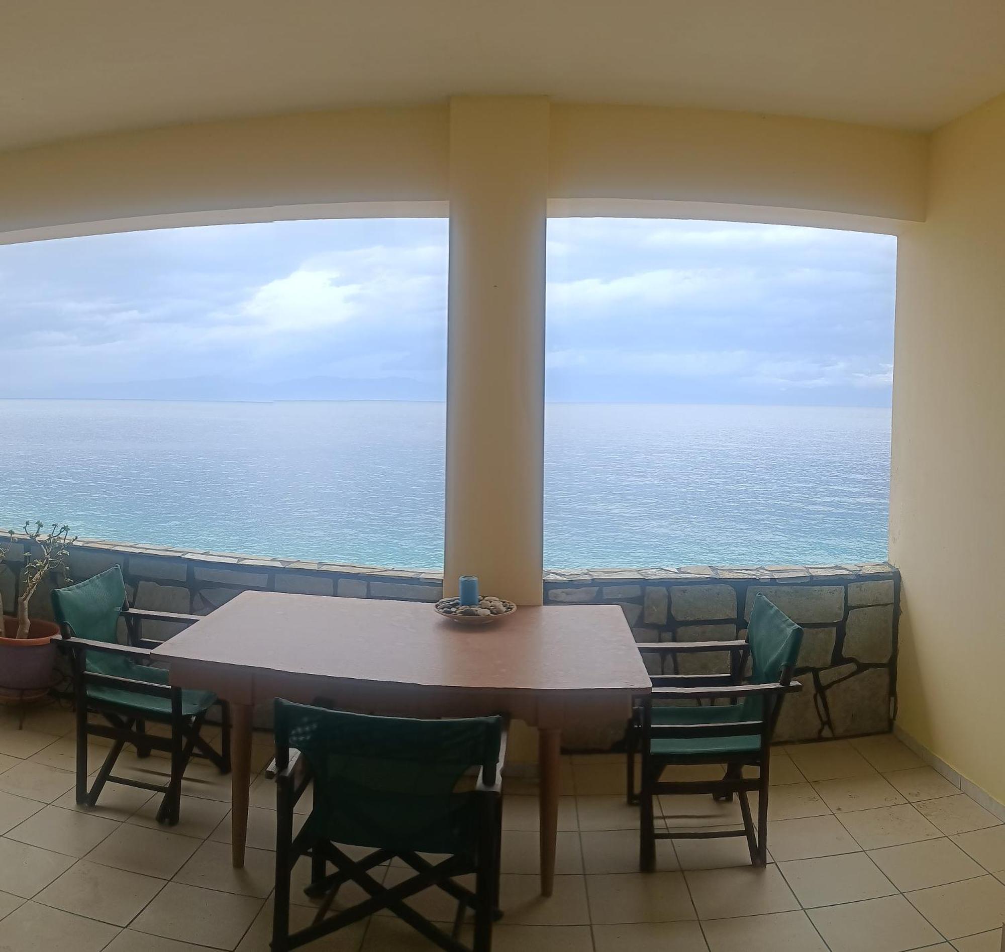 House Next To The Sea Side Apartman Dervéni Kültér fotó