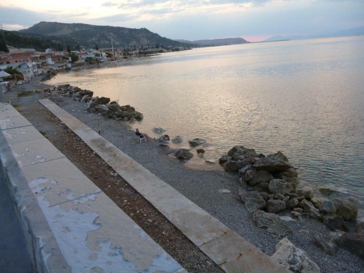 House Next To The Sea Side Apartman Dervéni Kültér fotó